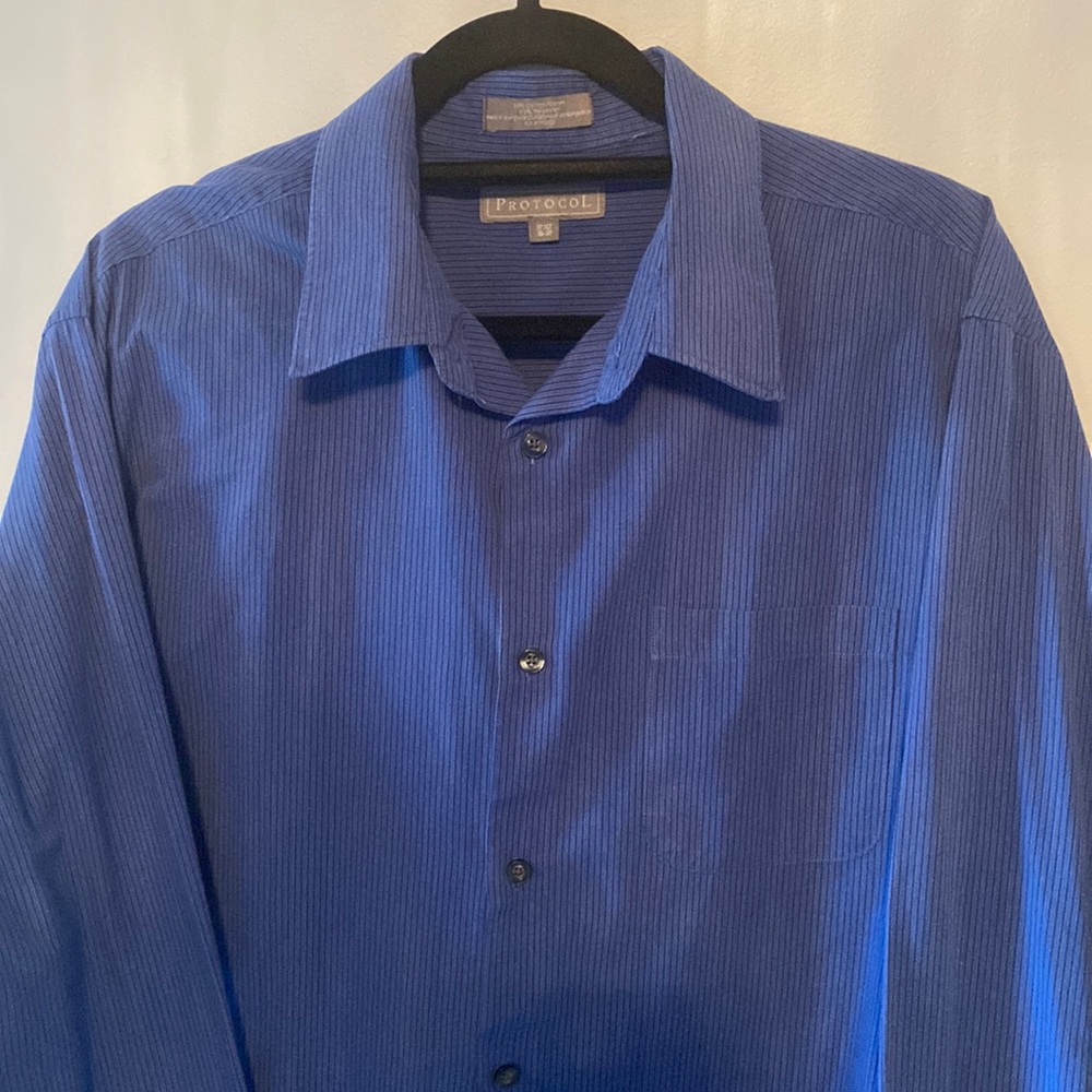 Mens dress shirt XLT, 17.5, 36/37